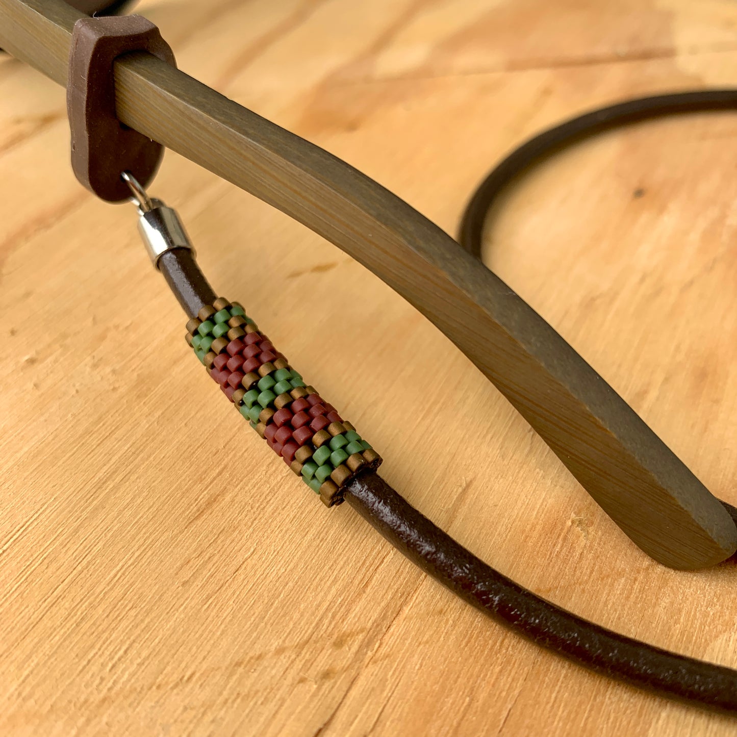 Cuelga Gafas Cuero Novena