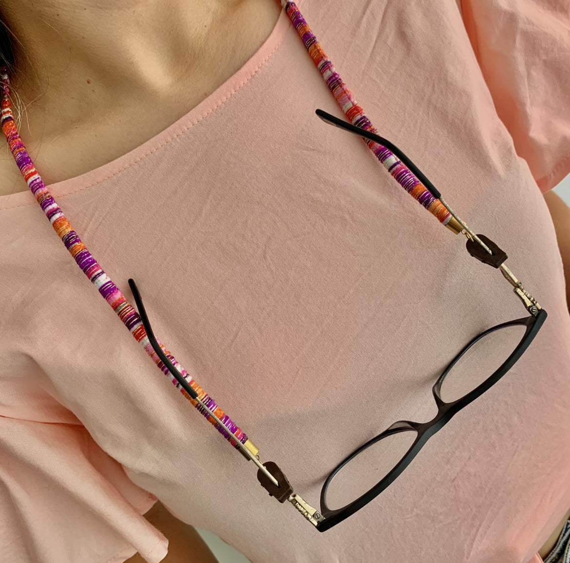 Cuelga Gafas Tejido Etnico Cholado