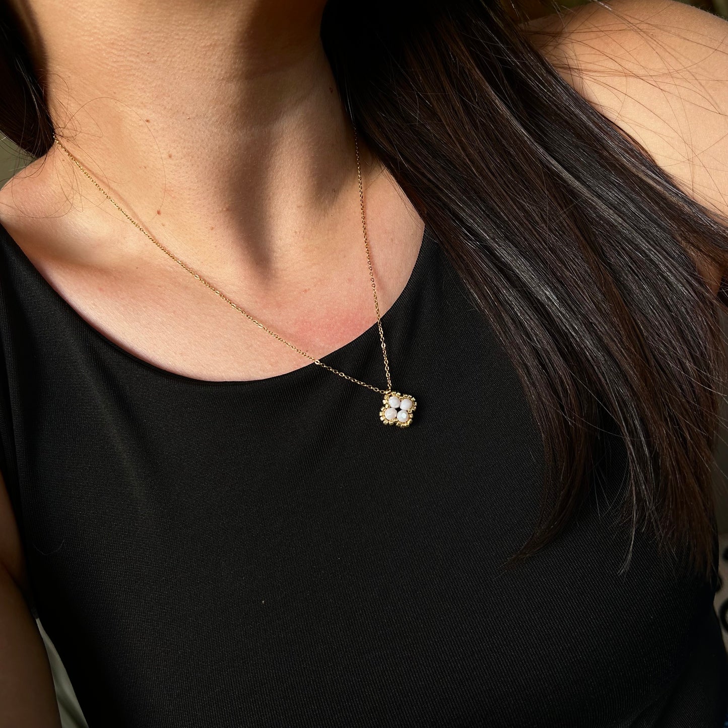 Set Pulsera y Cadena Buena Suerte Blanco Perla